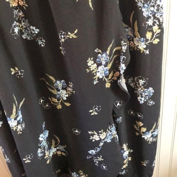 Chelsea Studio Black Floral Sleeveless High Low Dress With Elastic Waist & V-Nec - Picture 3 of 8